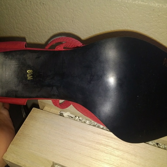 Red heels - Picture 6 of 7